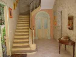 Holiday houses and vacation rentals in Provence and Languedoc, many villas with pools, southern France