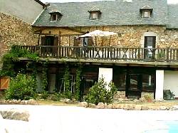 Holiday houses and vacation rentals in Provence and Languedoc, many villas with pools, southern France