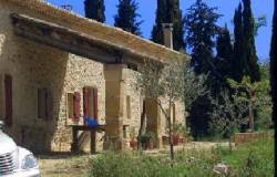 Holiday houses and vacation rentals in Provence and Languedoc, many villas with pools, southern France
