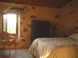 Holiday houses and vacation rentals in Provence and Languedoc, many villas with pools, southern France