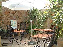 Holiday houses and vacation rentals in Provence and Languedoc, many villas with pools, southern France