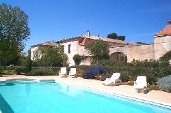 Holiday houses and vacation rentals in Provence and Languedoc, many villas with pools, southern France