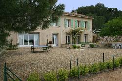 Holiday houses and vacation rentals in Provence and Languedoc, many villas with pools, southern France