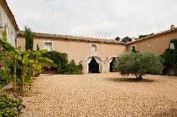 Holiday houses and vacation rentals in Provence and Languedoc, many villas with pools, southern France