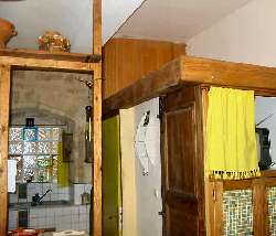 Holiday houses and vacation rentals in Provence and Languedoc, many villas with pools, southern France