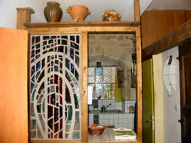 Holiday houses and vacation rentals in Provence and Languedoc, many villas with pools, southern France