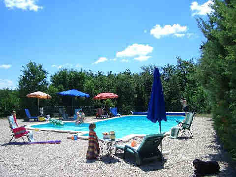 Holiday houses and vacation rentals in Provence and Languedoc, many villas with pools, southern France