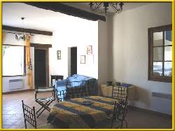 Holiday houses and vacation rentals in Provence and Languedoc, many villas with pools, southern France
