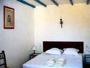Holiday houses and vacation rentals in Provence and Languedoc, many villas with pools, southern France
