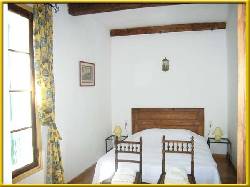 Holiday houses and vacation rentals in Provence and Languedoc, many villas with pools, southern France