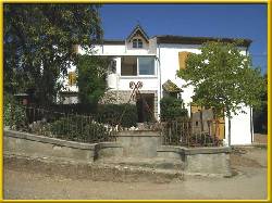 Holiday houses and vacation rentals in Provence and Languedoc, many villas with pools, southern France