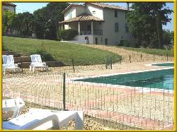 Holiday houses and vacation rentals in Provence and Languedoc, many villas with pools, southern France
