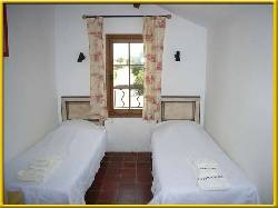 Holiday houses and vacation rentals in Provence and Languedoc, many villas with pools, southern France