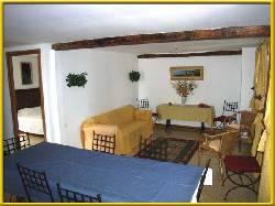 Holiday houses and vacation rentals in Provence and Languedoc, many villas with pools, southern France