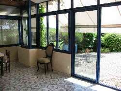 Holiday houses and vacation rentals in Provence and Languedoc, many villas with pools, southern France