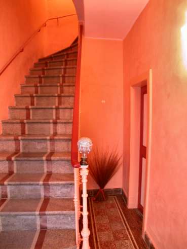 Holiday houses and vacation rentals in Provence and Languedoc, many villas with pools, southern France