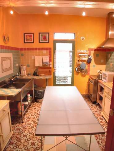 Holiday houses and vacation rentals in Provence and Languedoc, many villas with pools, southern France