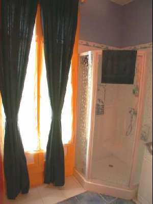 Holiday houses and vacation rentals in Provence and Languedoc, many villas with pools, southern France
