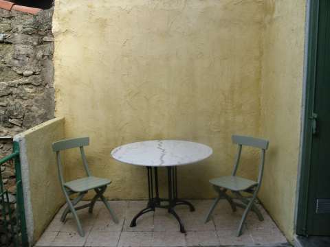 Holiday houses and vacation rentals in Provence and Languedoc, many villas with pools, southern France