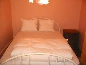 Holiday houses and vacation rentals in Provence and Languedoc, many villas with pools, southern France