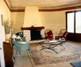 Holiday houses and vacation rentals in Provence and Languedoc, many villas with pools, southern France