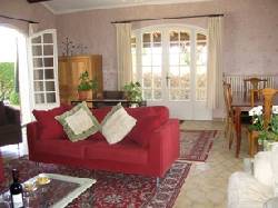 Holiday houses and vacation rentals in Provence and Languedoc, many villas with pools, southern France