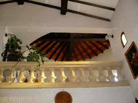 Holiday houses and vacation rentals in Provence and Languedoc, many villas with pools, southern France