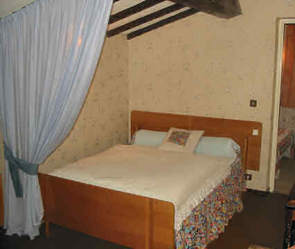 Holiday houses and vacation rentals in Provence and Languedoc, many villas with pools, southern France