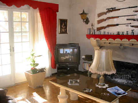 Holiday houses and vacation rentals in Provence and Languedoc, many villas with pools, southern France
