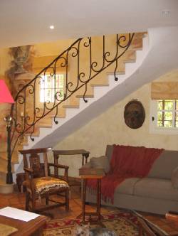 Holiday houses and vacation rentals in Provence and Languedoc, many villas with pools, southern France