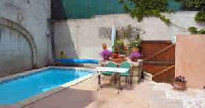 Holiday houses and vacation rentals in Provence and Languedoc, many villas with pools, southern France