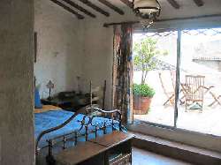 Holiday houses and vacation rentals in Provence and Languedoc, many villas with pools, southern France