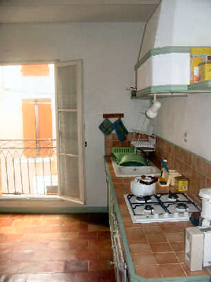 Holiday houses and vacation rentals in Provence and Languedoc, many villas with pools, southern France